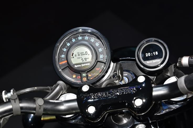 Uses the same semi-digital instrumentation as the Super Meteor and gets the Tripper pod as well. Uses the same semi-digital instrumentation as the Super Meteor and gets the Tripper pod as well.